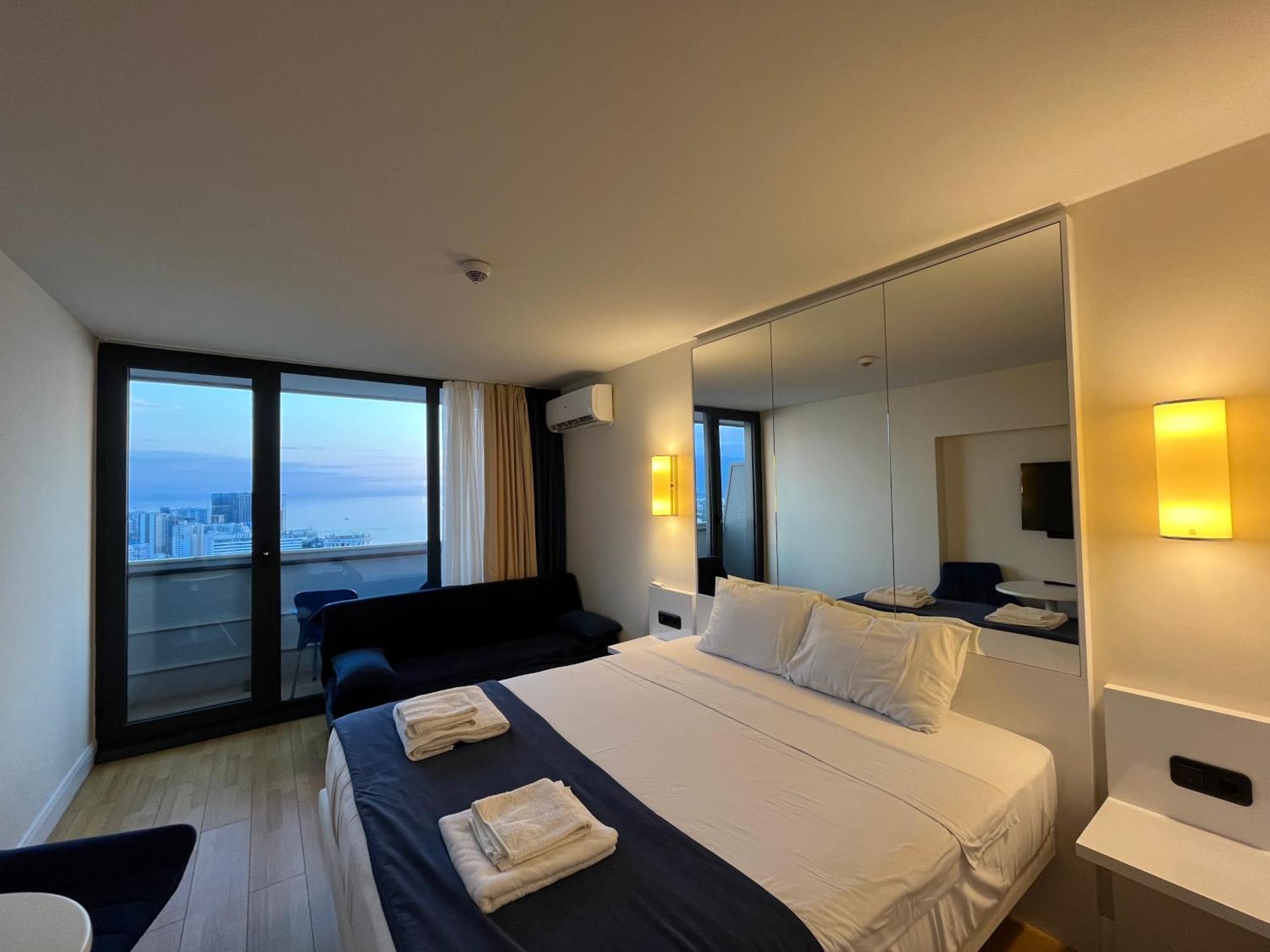 Orbi City Sun Tower 43 Floor Batumi Ngoại thất bức ảnh