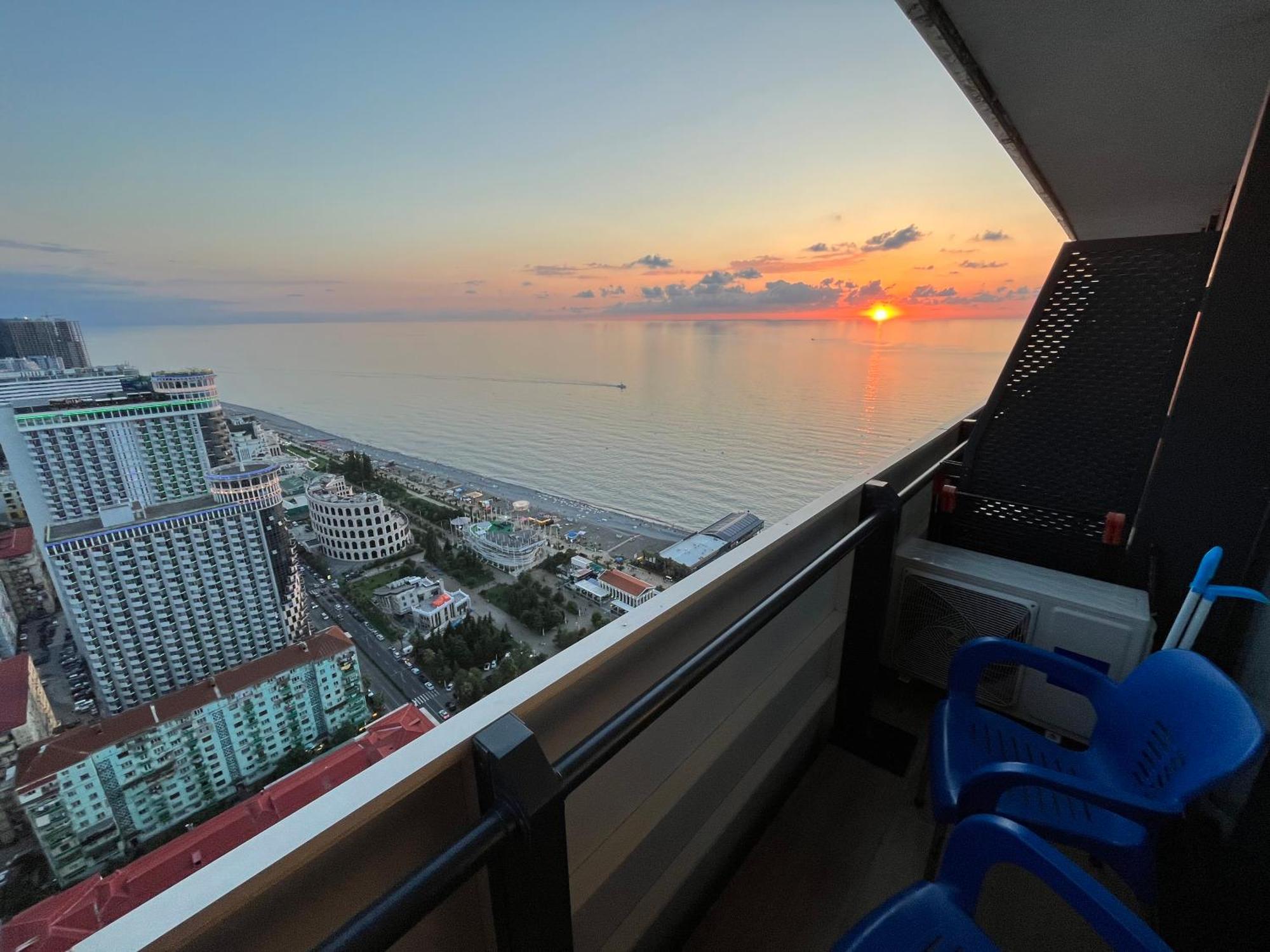 Orbi City Sun Tower 43 Floor Batumi Ngoại thất bức ảnh
